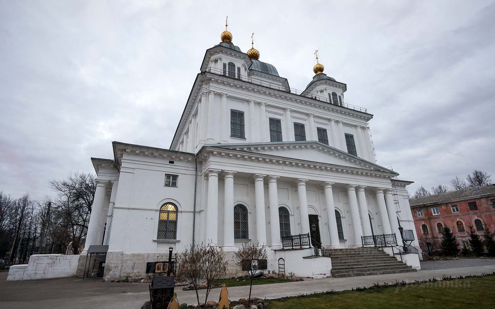 Kazan Kadın Manastırı - Yaroslavl’da Gezilecek En İyi 15 Yer