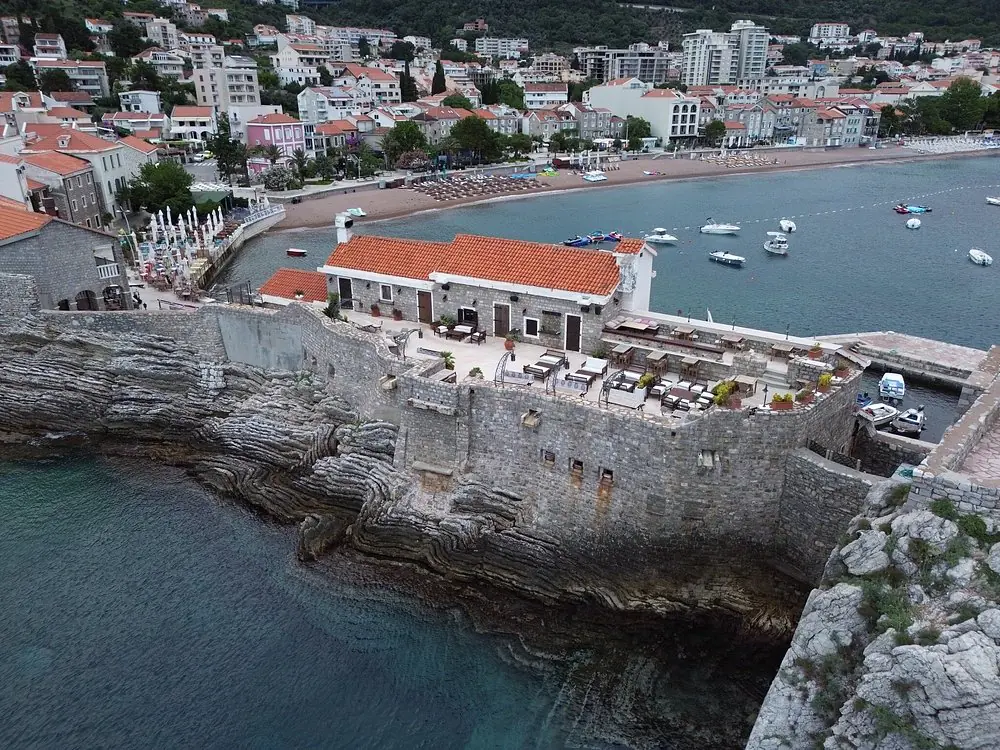 Petrovac Plajı