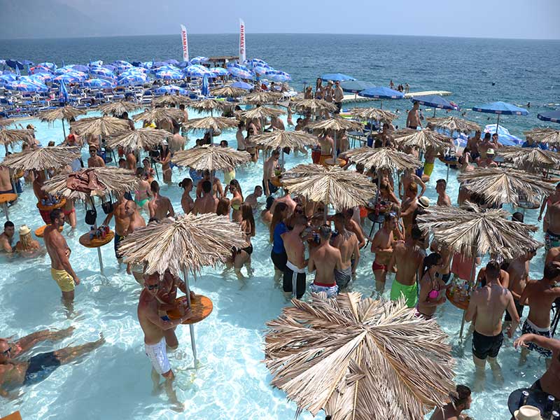 Ploče Beach