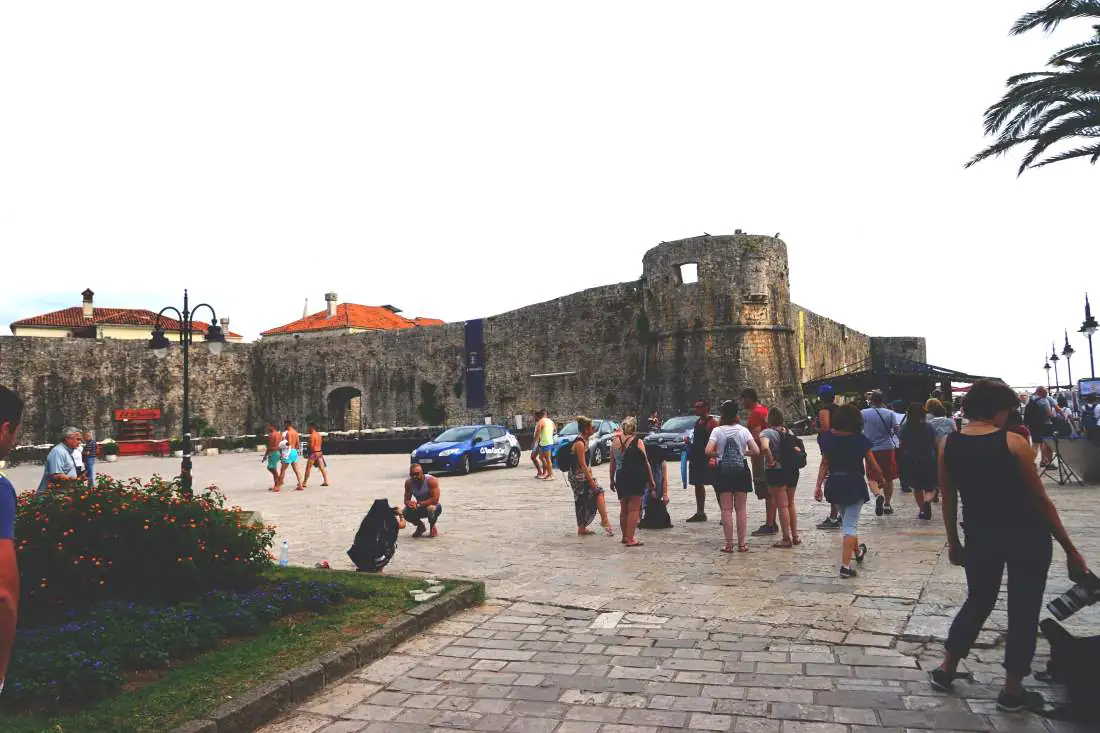 Trg Palmi Meydanı