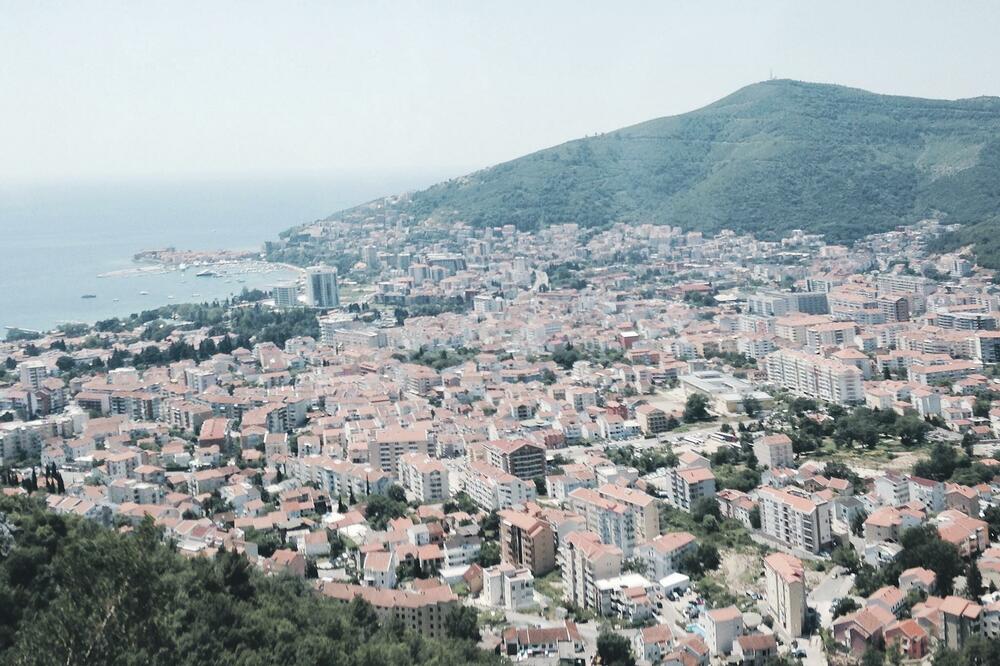 Becici Market Area