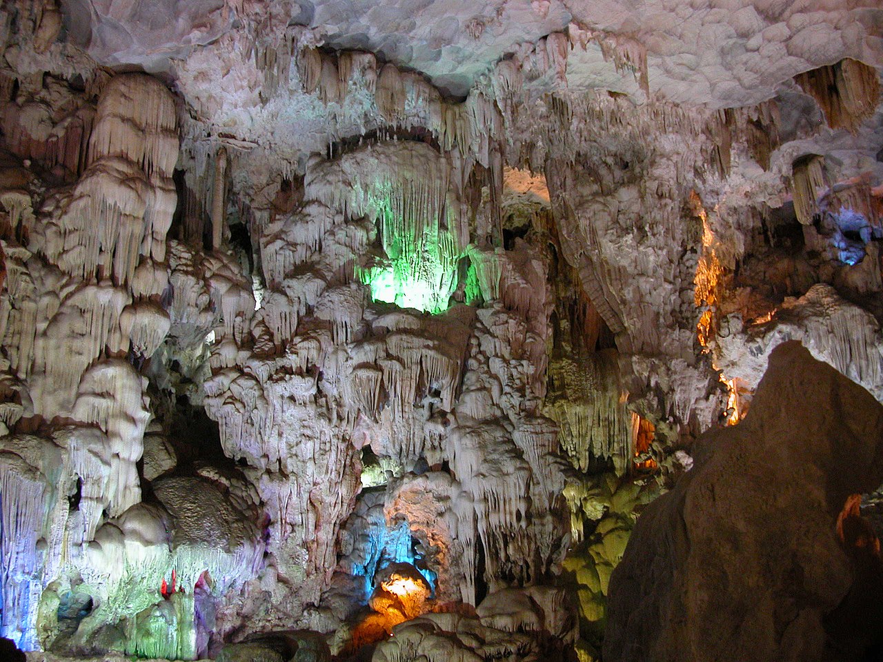 Hang Trong Cave