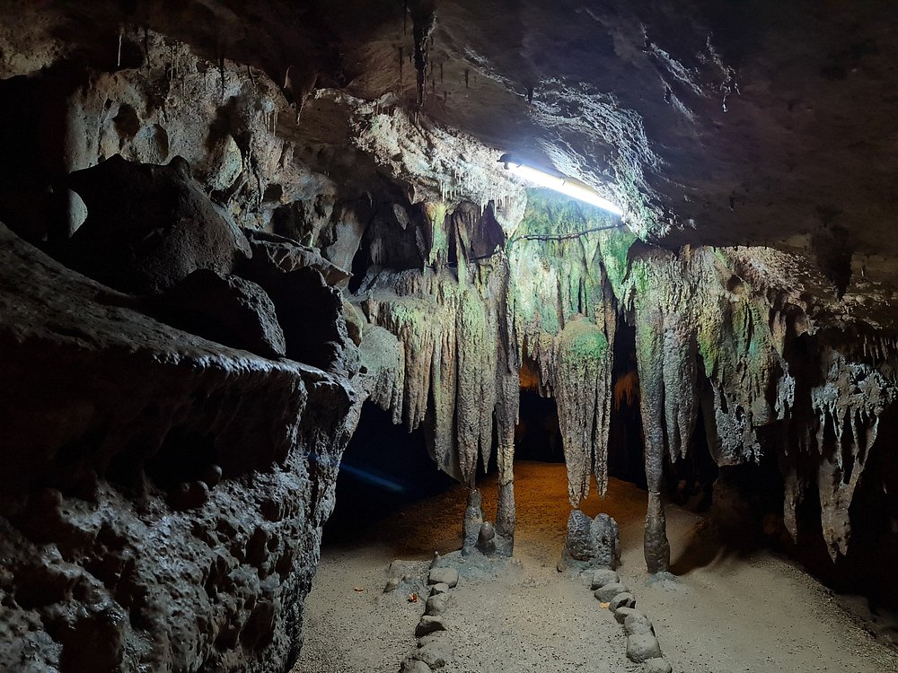 Le Khao Kob Cave Temple