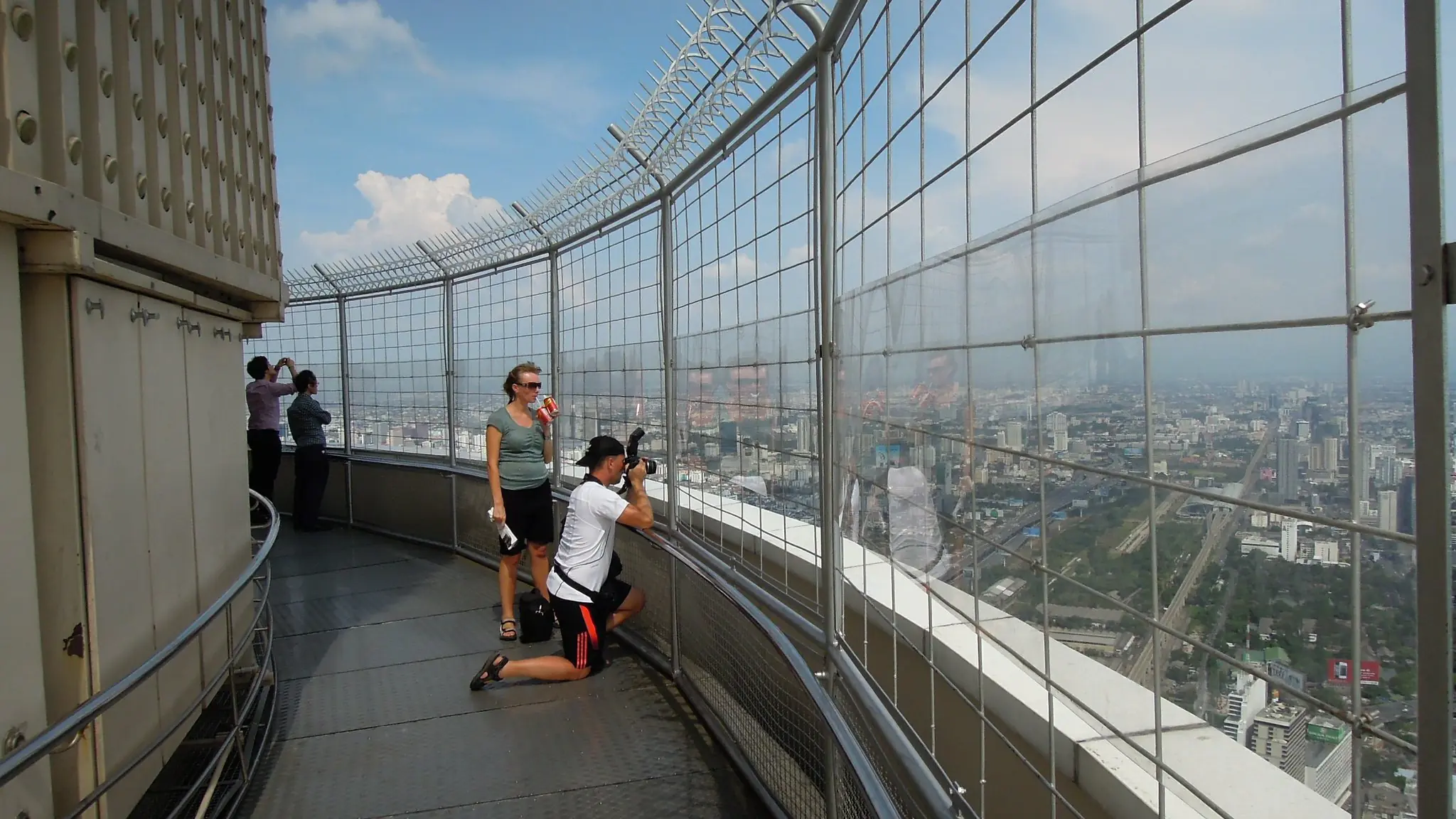 Mahanakhon Skywalk 