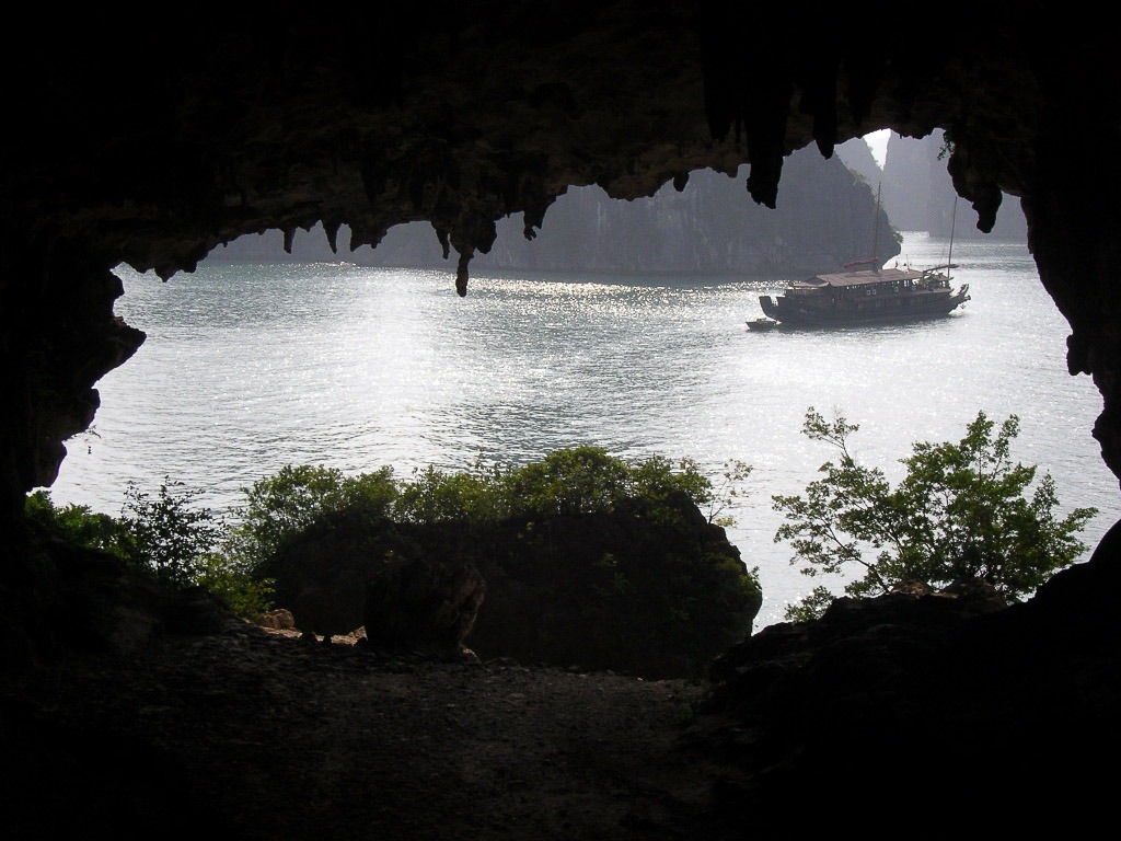Trinh Nu Cave