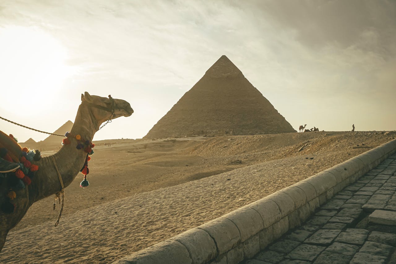 giza pramitleri