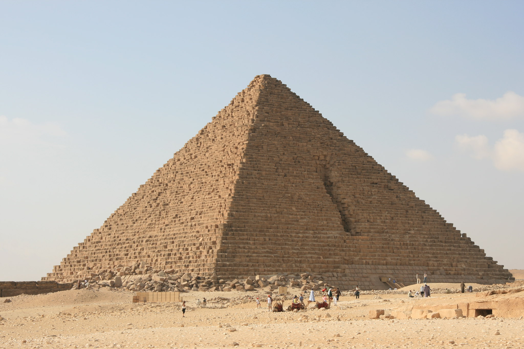 giza pramitleri