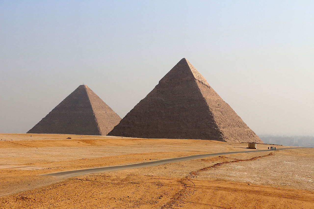 giza pramitleri