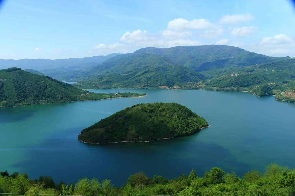 Ayvacık baraj gölü ve şelaleleri