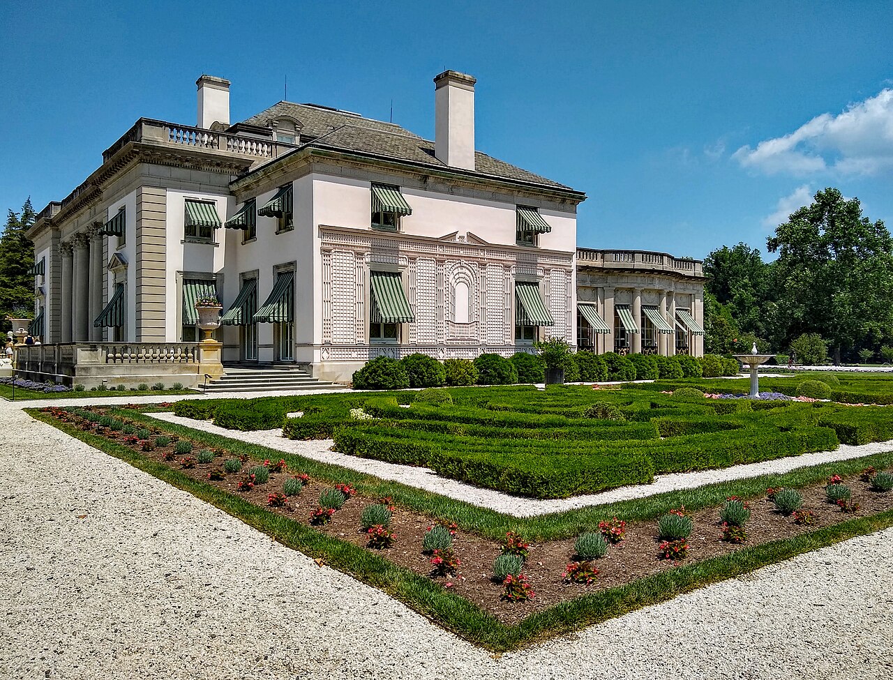 Nemours Estate