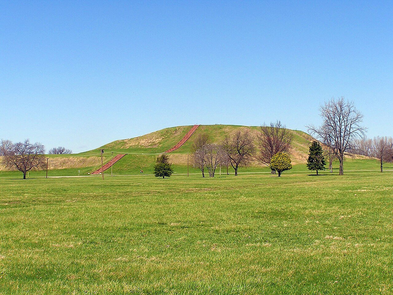 Cahokia Mounds State Historic Site (Collinsville)