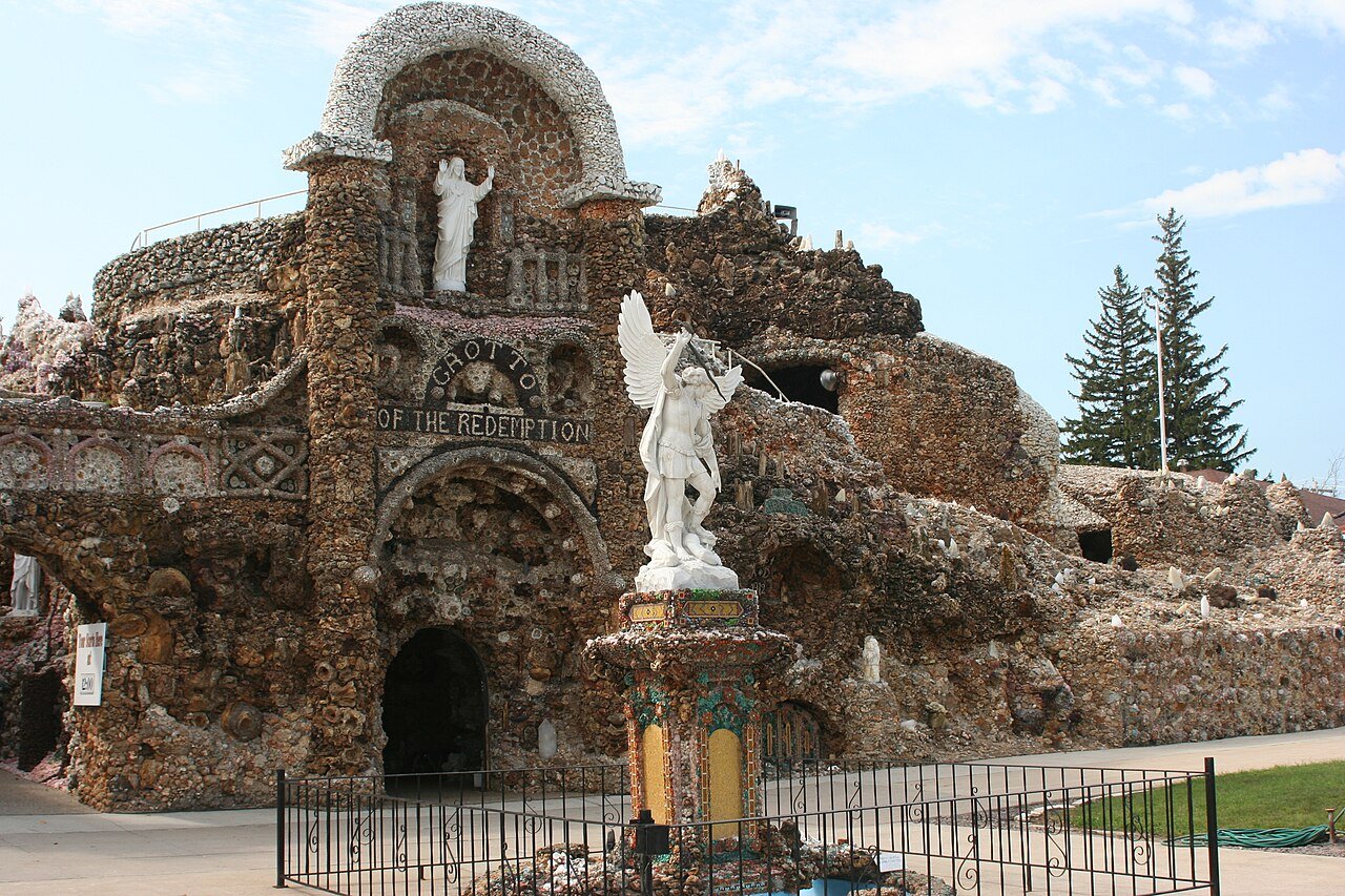 Grotto of the Redemption (West Bend)
