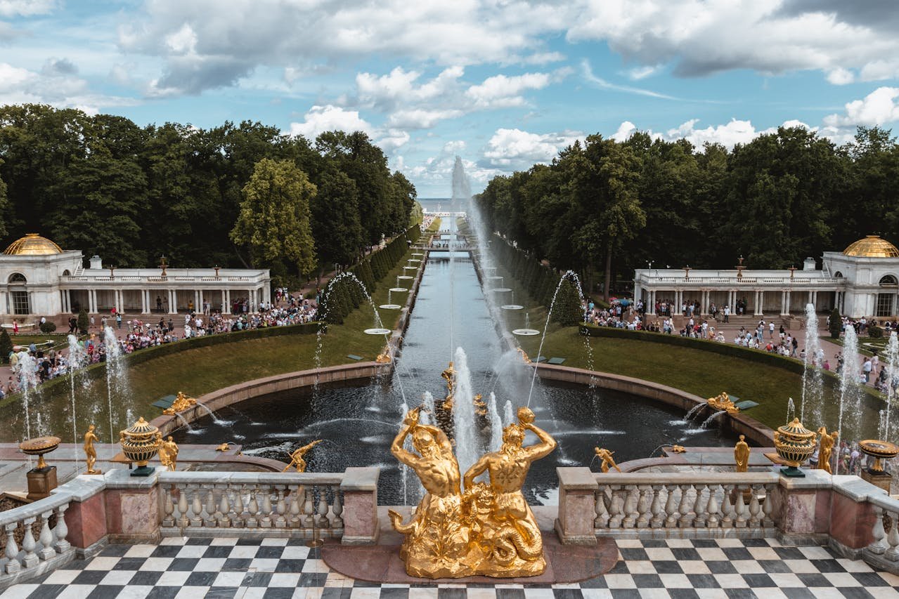 Peterhof Sarayı