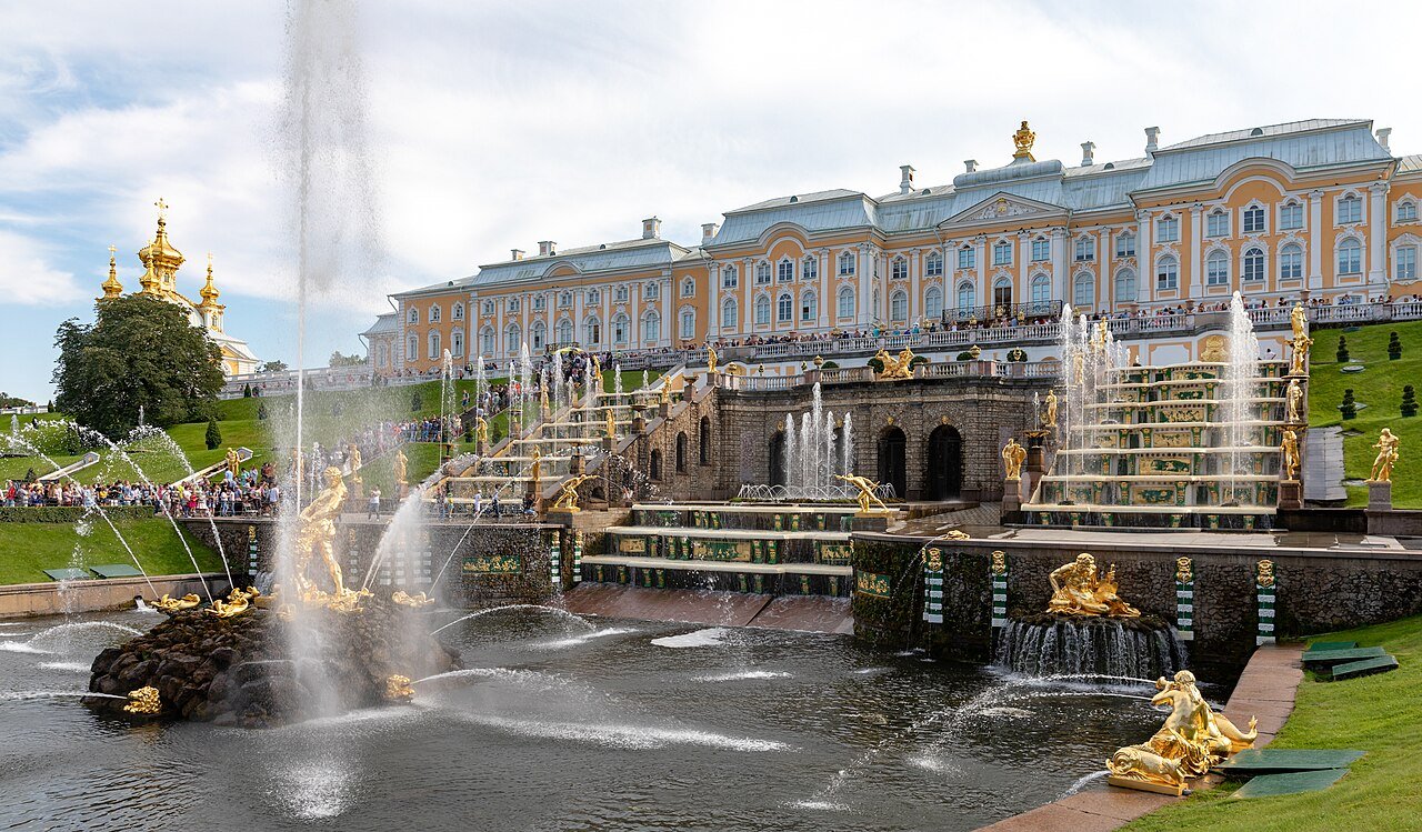 Peterhof Sarayı