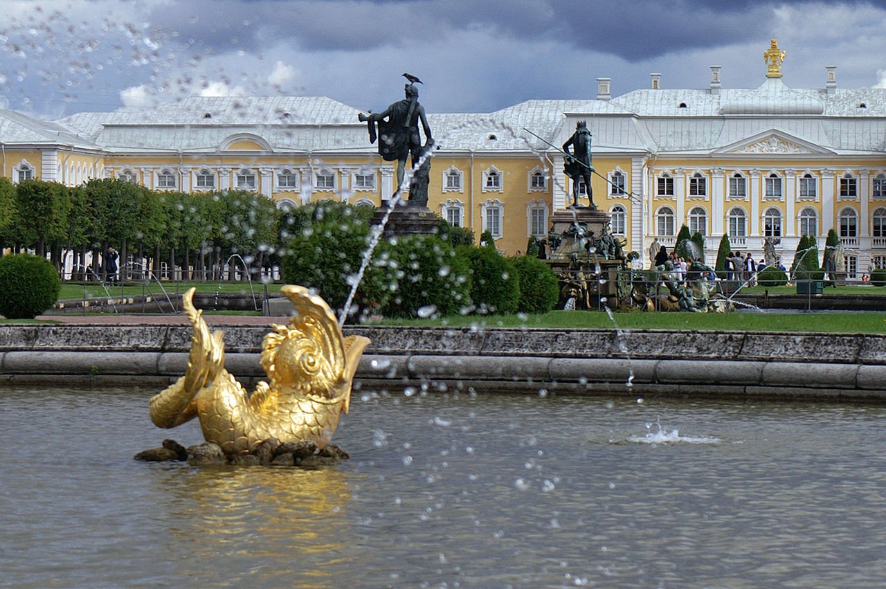 Peterhof Sarayı