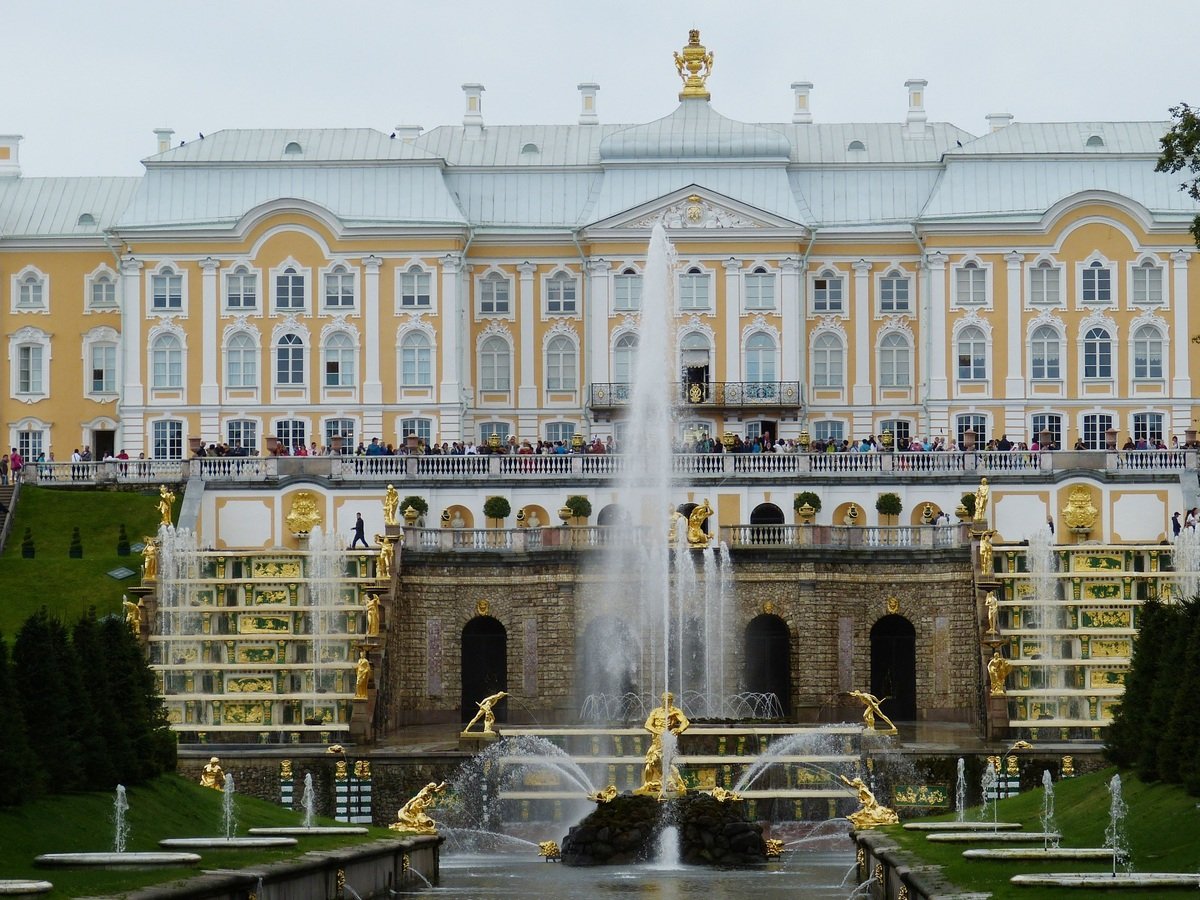 Peterhof Sarayı